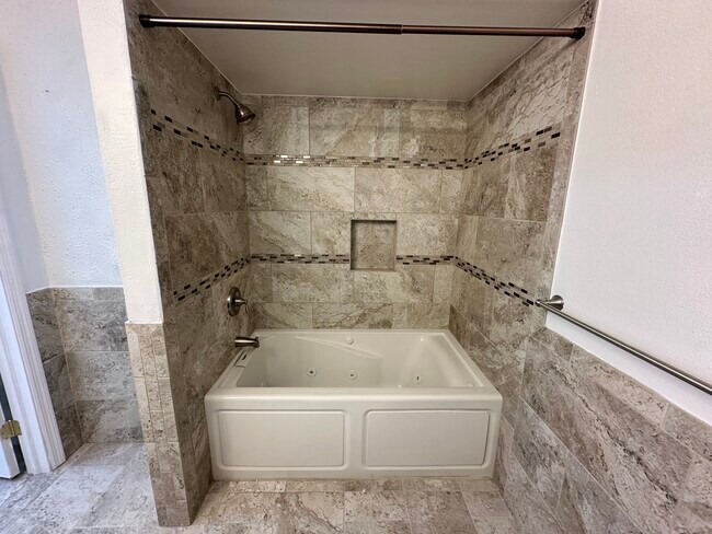 4266 Island Cir in Ft. Myers, FL - Building Photo - Building Photo