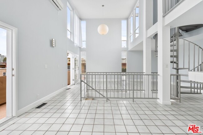 114 Fleet St in Marina Del Rey, CA - Building Photo - Building Photo