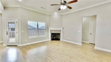 610 Captain Hopkins St in Prairie Grove, AR - Building Photo - Building Photo