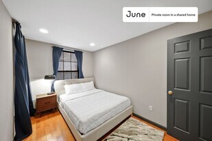Room in Shared 3 bed/1 bath home in New York, NY - Building Photo