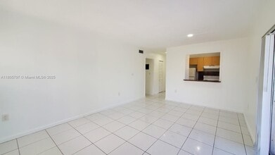 1008 NW 45th Ave in Miami, FL - Building Photo - Building Photo