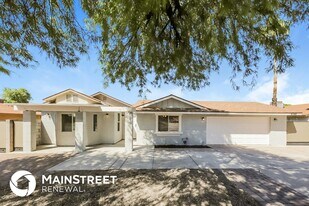 8346 N 55th Ave in Glendale, AZ - Building Photo