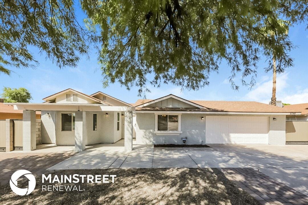 8346 N 55th Ave in Glendale, AZ - Building Photo