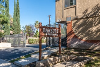 Banbury Apartments in Riverside, CA - Building Photo - Building Photo