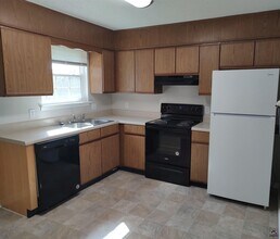 606 Gawin Dr in Warner Robins, GA - Building Photo - Building Photo
