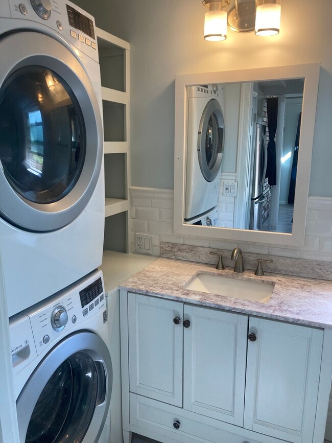 140 Mendocino Pl in Ukiah, CA - Foto de edificio - Building Photo