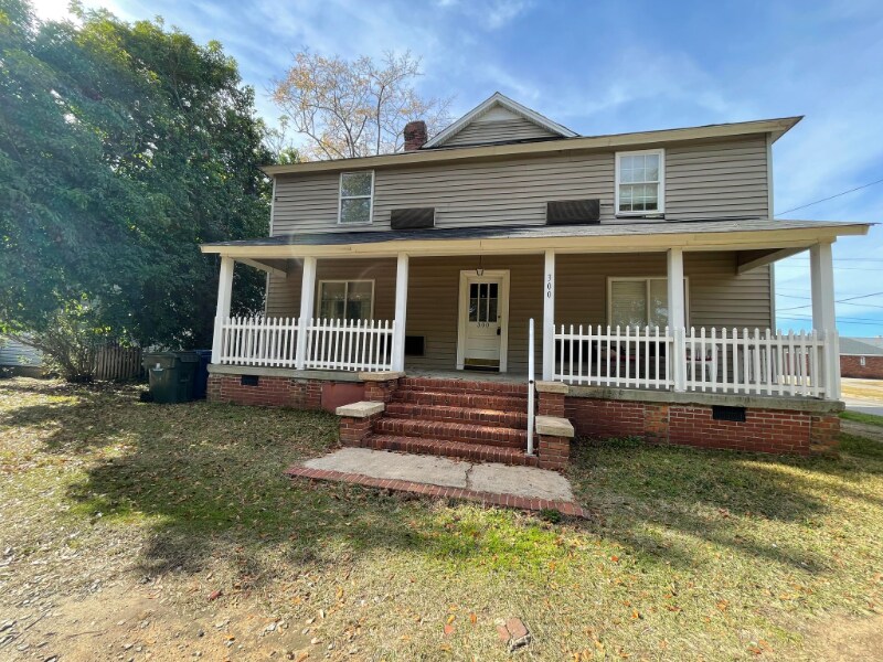 300 Sortwell St in West Columbia, SC - Building Photo