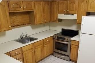 35 E 6th St in Pottstown, PA - Foto de edificio - Building Photo