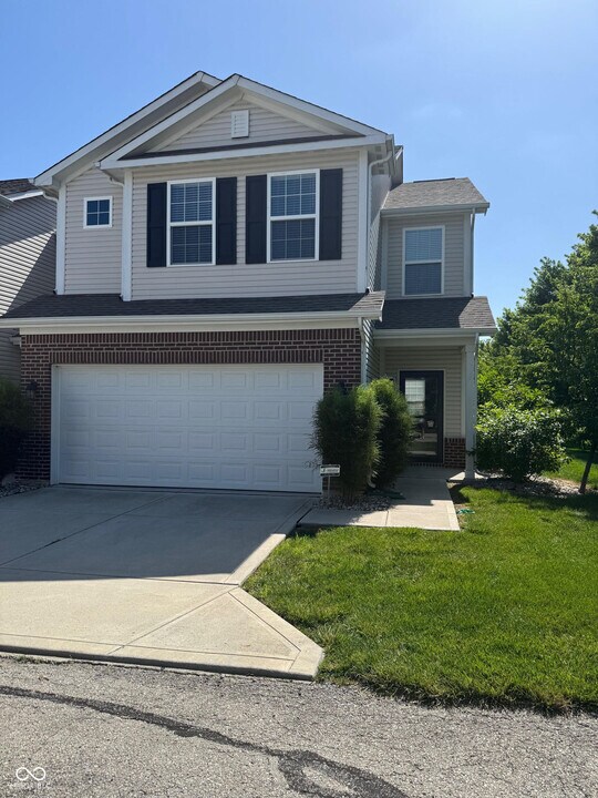 9623 Prairie Smoke Dr in Noblesville, IN - Building Photo