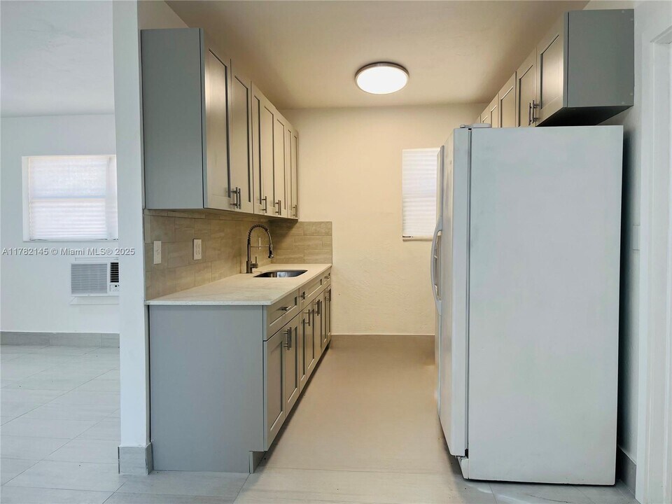 13390 NE 6th Ave in North Miami, FL - Building Photo