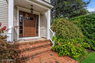 8 Glenwood Pl in Spring Lake, NJ - Foto de edificio - Building Photo