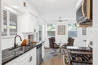 4512 W Village Ct in Austin, TX - Building Photo - Building Photo