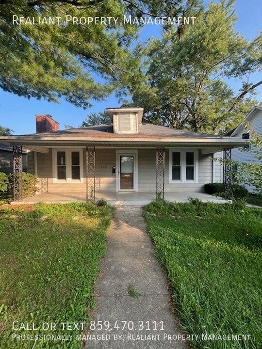 104 S Walnut St in Wilmore, KY - Foto de edificio