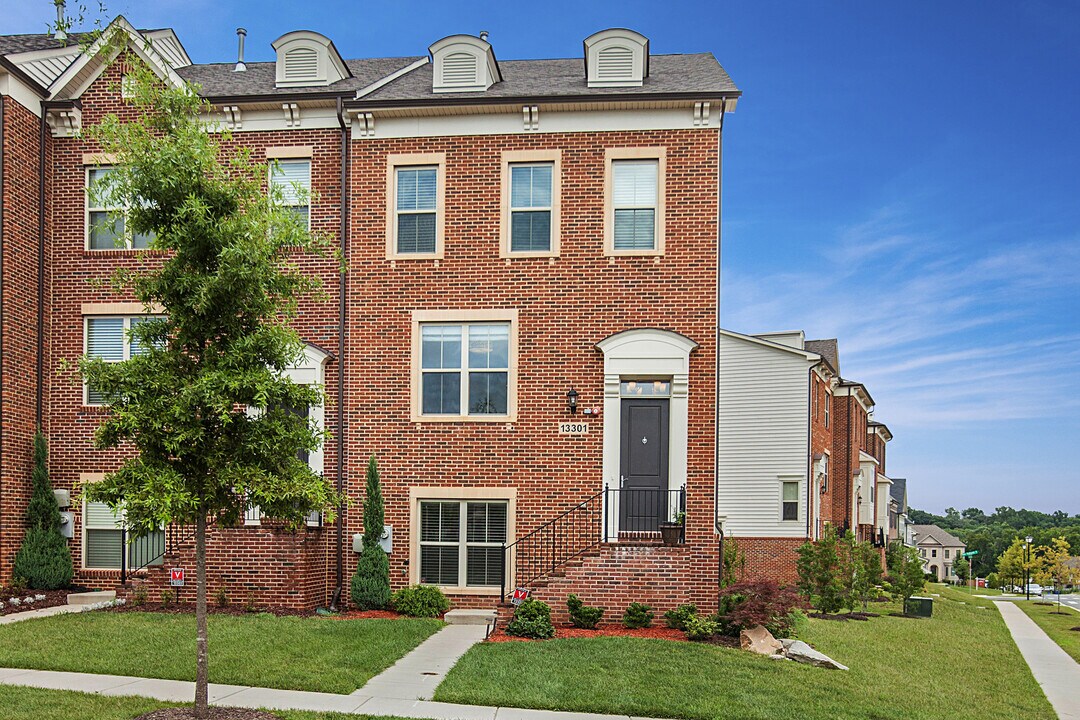 13301 Tivoli Lake Blvd in Silver Spring, MD - Building Photo