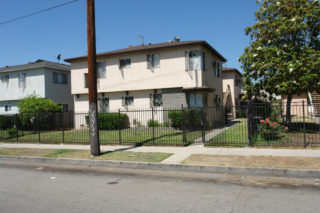 7059 Fulton Ave in North Hollywood, CA - Building Photo