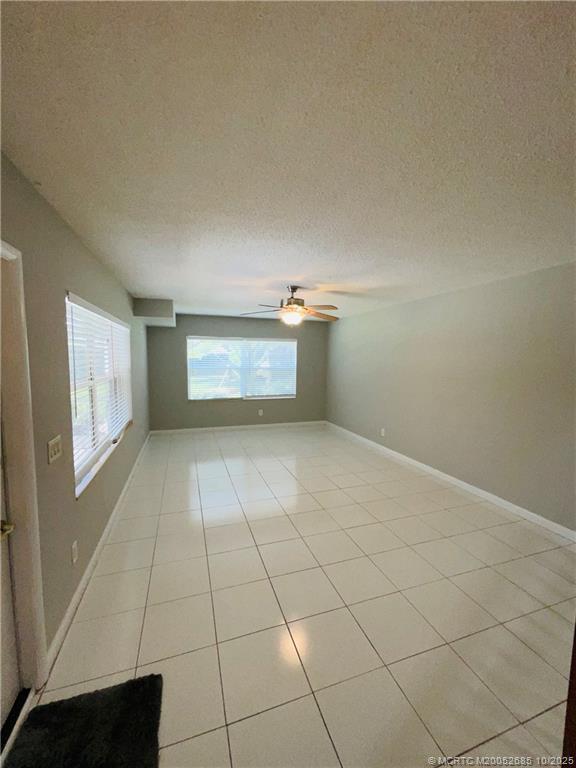 2903 SW Lakemont Pl in Palm City, FL - Building Photo - Building Photo