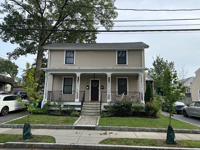 20 Waban St, Unit 1