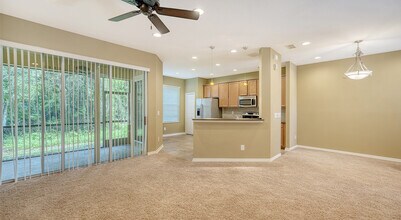 8280 Villa Grande Ct in Sarasota, FL - Building Photo - Building Photo