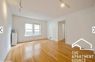 2324 N Lincoln Park W in Chicago, IL - Building Photo