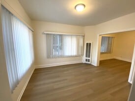 67 Linden Ave in Long Beach, CA - Building Photo