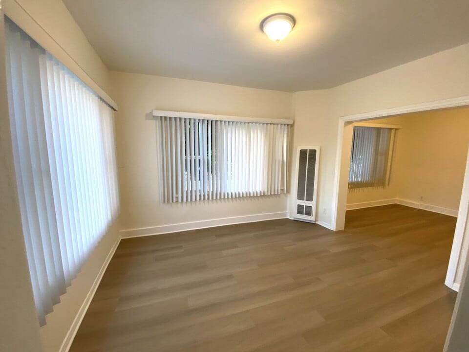 67 Linden Ave in Long Beach, CA - Building Photo