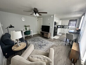 836 W Main St in Palmyra, PA - Foto de edificio - Building Photo