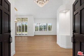 655 Calle Ladera in Escondido, CA - Building Photo - Building Photo