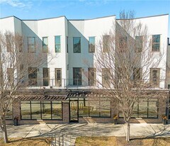 2030 Main St NW in Atlanta, GA - Building Photo