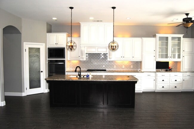 14121 Prestonbrook Dr in Bakersfield, CA - Building Photo - Building Photo
