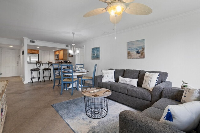 2046 Beach Blvd in Biloxi, MS - Building Photo - Building Photo