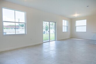 2637 SE 24th Ct in Homestead, FL - Building Photo - Building Photo