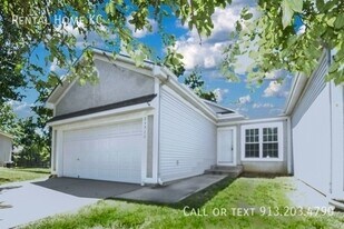 23520 W 73rd Terrace in Shawnee, KS - Building Photo