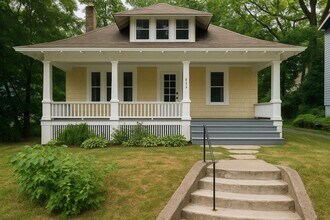 915 E Colvin St in Syracuse, NY - Building Photo - Building Photo