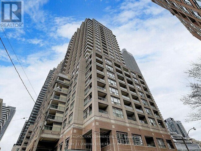 property at 909-2909 Bay St.