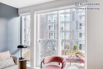 2401 S Jackson St in Seattle, WA - Building Photo - Building Photo