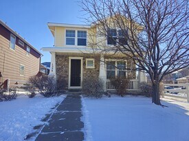 1354 S Coolidge Cir in Aurora, CO - Building Photo