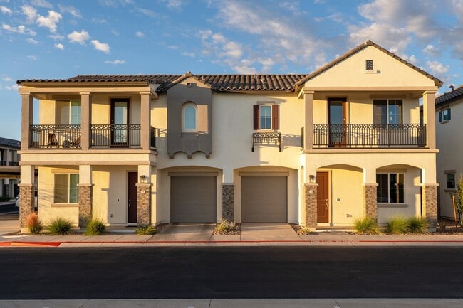 The Stately Queen Creek in Queen Creek, AZ - Foto de edificio - Building Photo