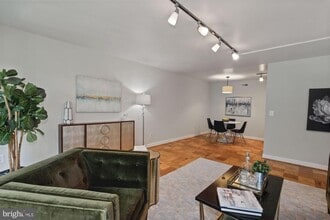 4970 Battery Ln in Bethesda, MD - Building Photo - Building Photo
