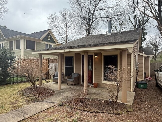 property at 218 E Maple St