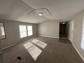 2524 Commonwealth Dr in Junction City, KS - Building Photo - Building Photo