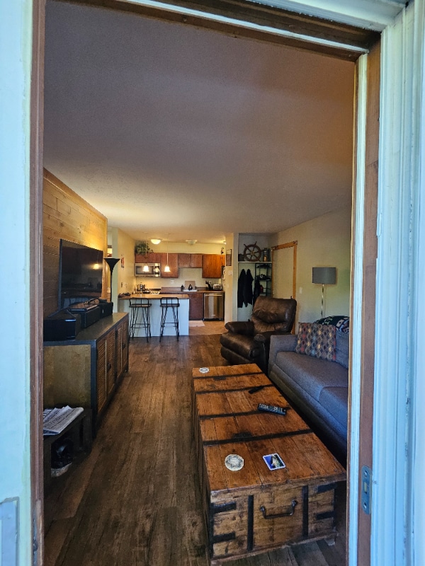 property at 1315 Sparta Plaza