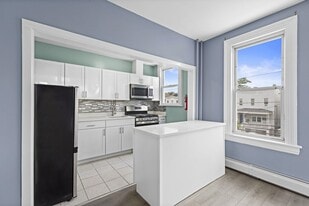 209 Danforth Ave in Jersey City, NJ - Building Photo