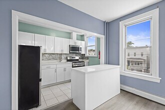 209 Danforth Ave in Jersey City, NJ - Building Photo - Building Photo