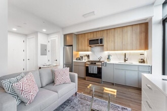 2266 Cropsey Ave in Brooklyn, NY - Foto de edificio - Building Photo