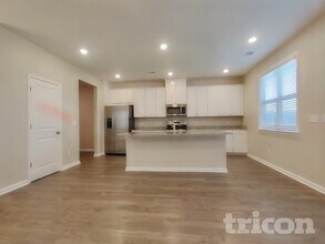 195 Chapelcrest Ln in Holly Springs, GA - Foto de edificio - Building Photo