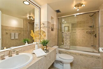 501 Hahaione St in Honolulu, HI - Building Photo - Building Photo