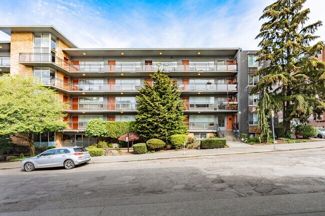 700 E Mercer in Seattle, WA - Building Photo - Building Photo