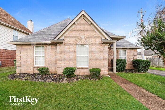 726 Silver Sands Dr in Memphis, TN - Building Photo