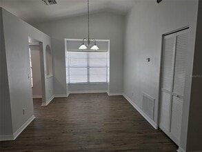 717 Chilt Dr in Brandon, FL - Building Photo - Building Photo