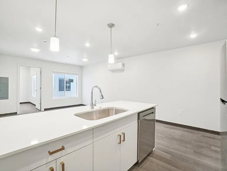 500 Park View Apartments in Salt Lake City, UT - Building Photo